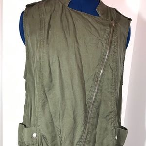 Mossimo Zipper Vest-Size Large
